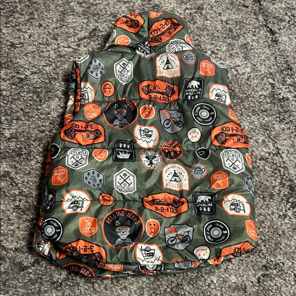 Olive Green & Orange Kids Puffy Vest with Adventure Patch Print - Picture 2 of 3